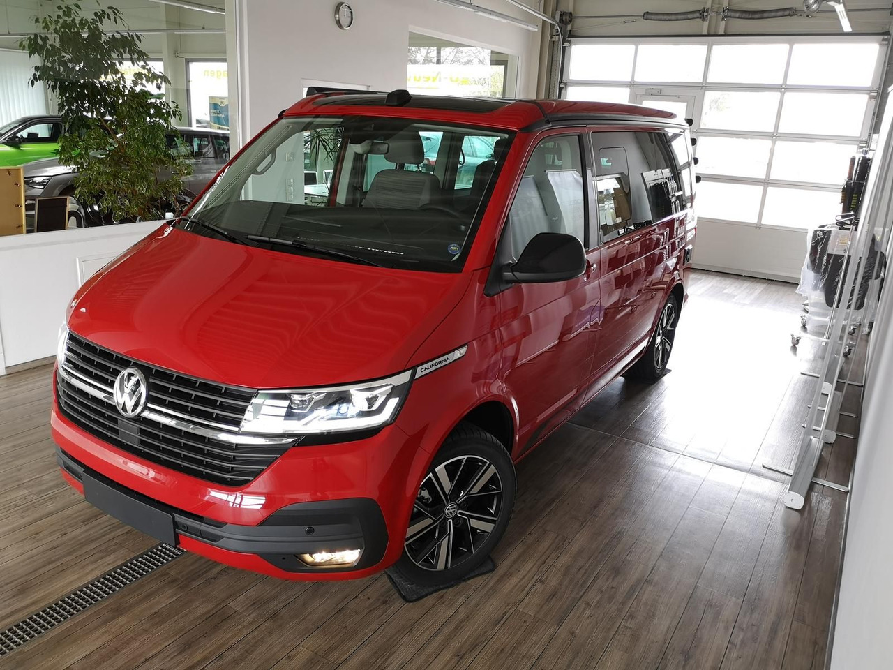 Volkswagen T6.1 California Coast DSG*SONDERZINSAKTION 3,99% - Campervan: picture 4 Volkswagen T6.1 California Coast DSG*SONDERZINSAKTION 3,99% - Campervan: picture 4