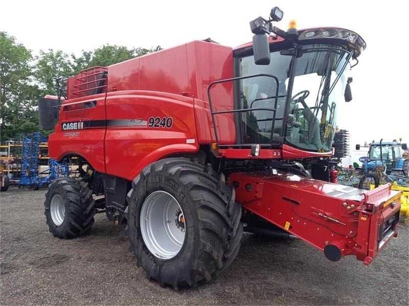 Case IH Axial Flow 9240 - Combine harvester: picture 2 Case IH Axial Flow 9240 - Combine harvester: picture 2