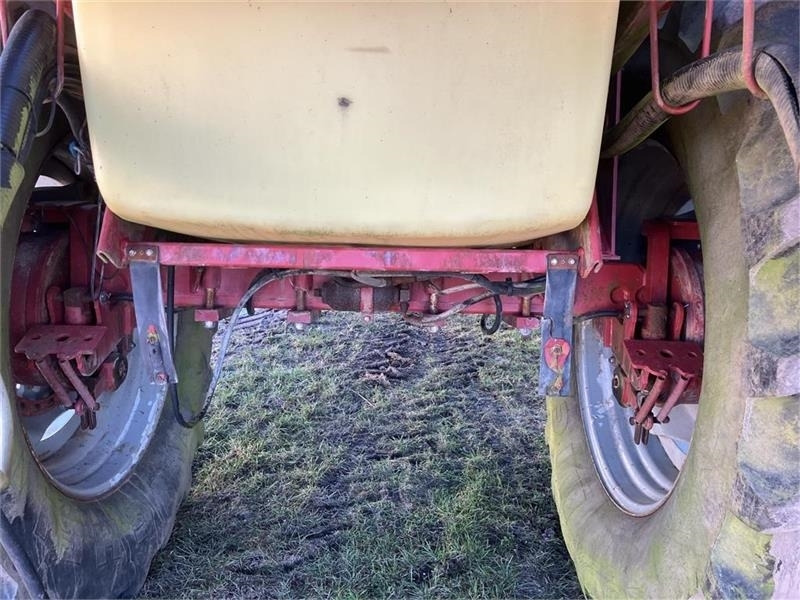 Hardi COMMANDER 4200 TWIN 28 m - Trailed sprayer: picture 4 Hardi COMMANDER 4200 TWIN 28 m - Trailed sprayer: picture 4