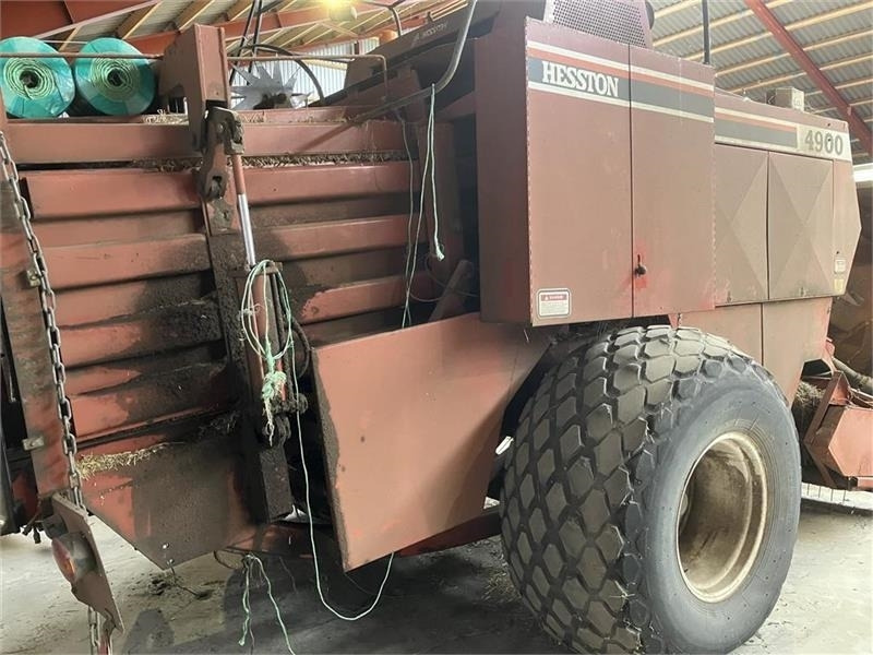 Hesston 4900 - Square baler: picture 2 Hesston 4900 - Square baler: picture 2