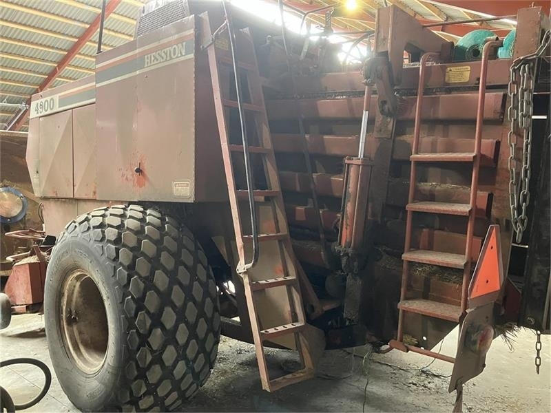 Hesston 4900 - Square baler: picture 3 Hesston 4900 - Square baler: picture 3