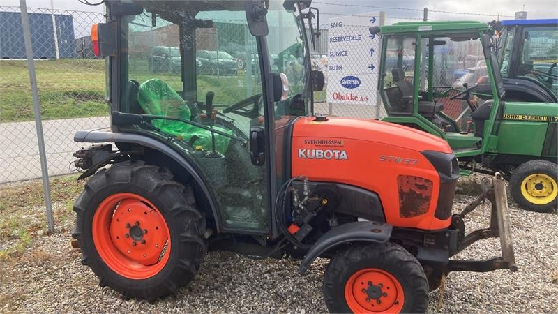 Kubota STW37 Kun 1145 timer  - Municipal tractor: picture 1 Kubota STW37 Kun 1145 timer  - Municipal tractor: picture 1