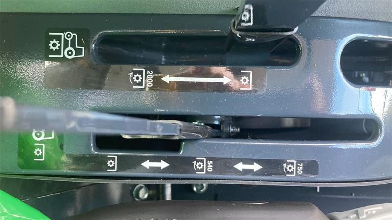 Municipal tractor Massey Ferguson 1765 M HC: picture 16 Municipal tractor Massey Ferguson 1765 M HC: picture 16