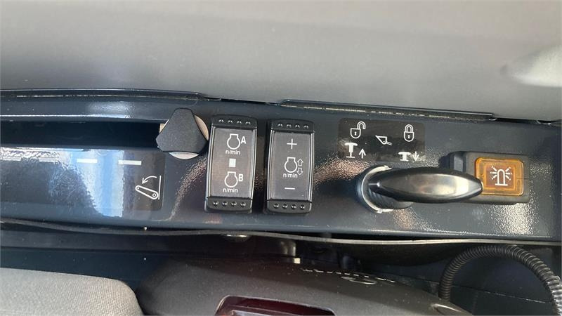 Municipal tractor Massey Ferguson 1765 M HC: picture 19 Municipal tractor Massey Ferguson 1765 M HC: picture 19