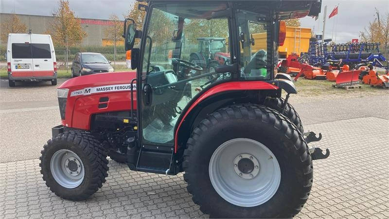Massey Ferguson 1765 M HC  - Municipal tractor: picture 4 Massey Ferguson 1765 M HC  - Municipal tractor: picture 4