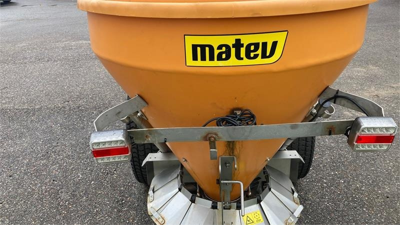 Sand/ Salt spreader for Municipal/ Special vehicle Matev SPR-DS 400 IX PTO drevet: picture 1