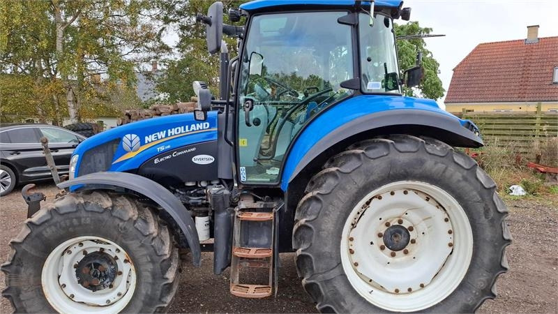 New Holland T5.115 EC - Farm tractor: picture 3 New Holland T5.115 EC - Farm tractor: picture 3