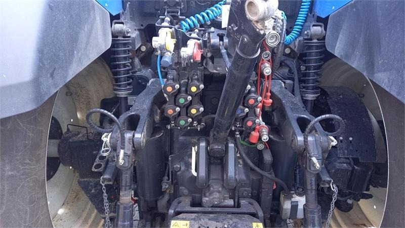 New Holland T7.315 HD - Farm tractor: picture 5 New Holland T7.315 HD - Farm tractor: picture 5