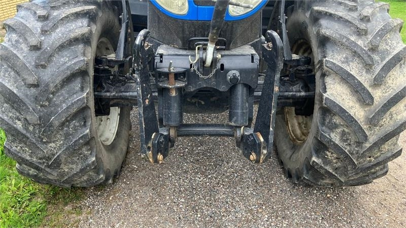 New Holland T7030 - Farm tractor: picture 3 New Holland T7030 - Farm tractor: picture 3