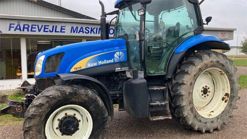 New Holland TS 115 A - Farm tractor: picture 1 New Holland TS 115 A - Farm tractor: picture 1