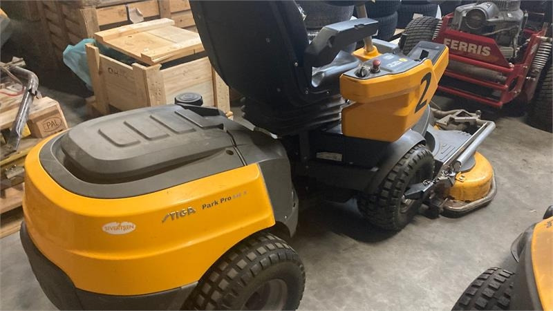 Stiga Park Pro 540IX 4WD 125 Combi Pro el. - Lawn mower: picture 3 Stiga Park Pro 540IX 4WD 125 Combi Pro el. - Lawn mower: picture 3