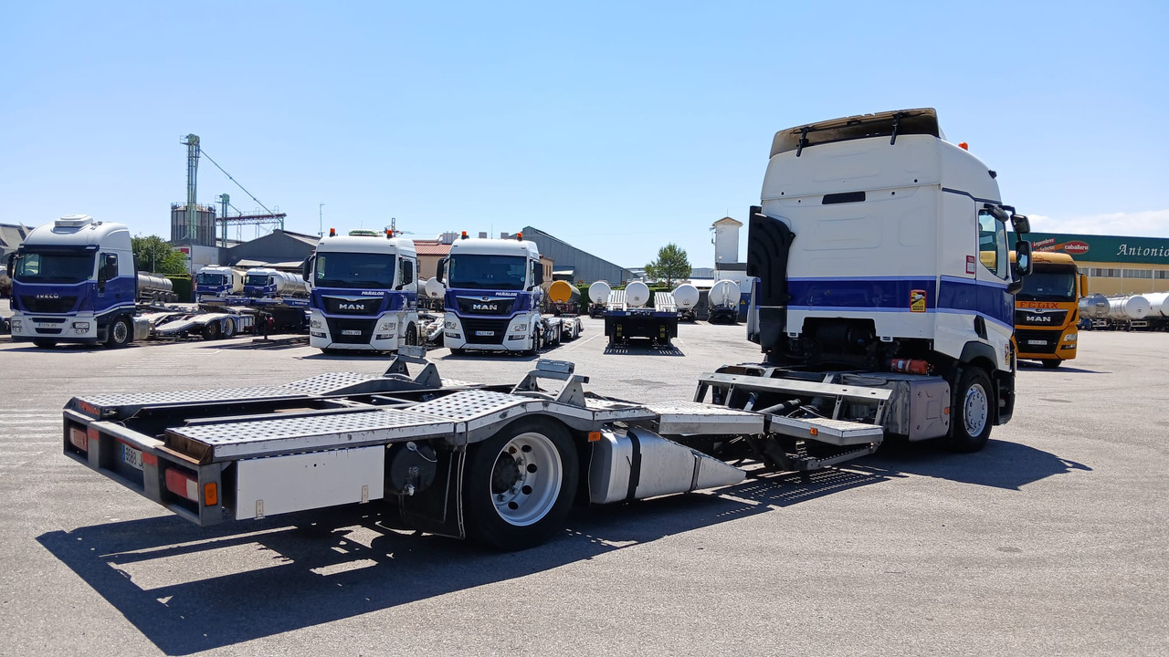 RENAULT T 520 - Car transporter truck: picture 4 RENAULT T 520 - Car transporter truck: picture 4