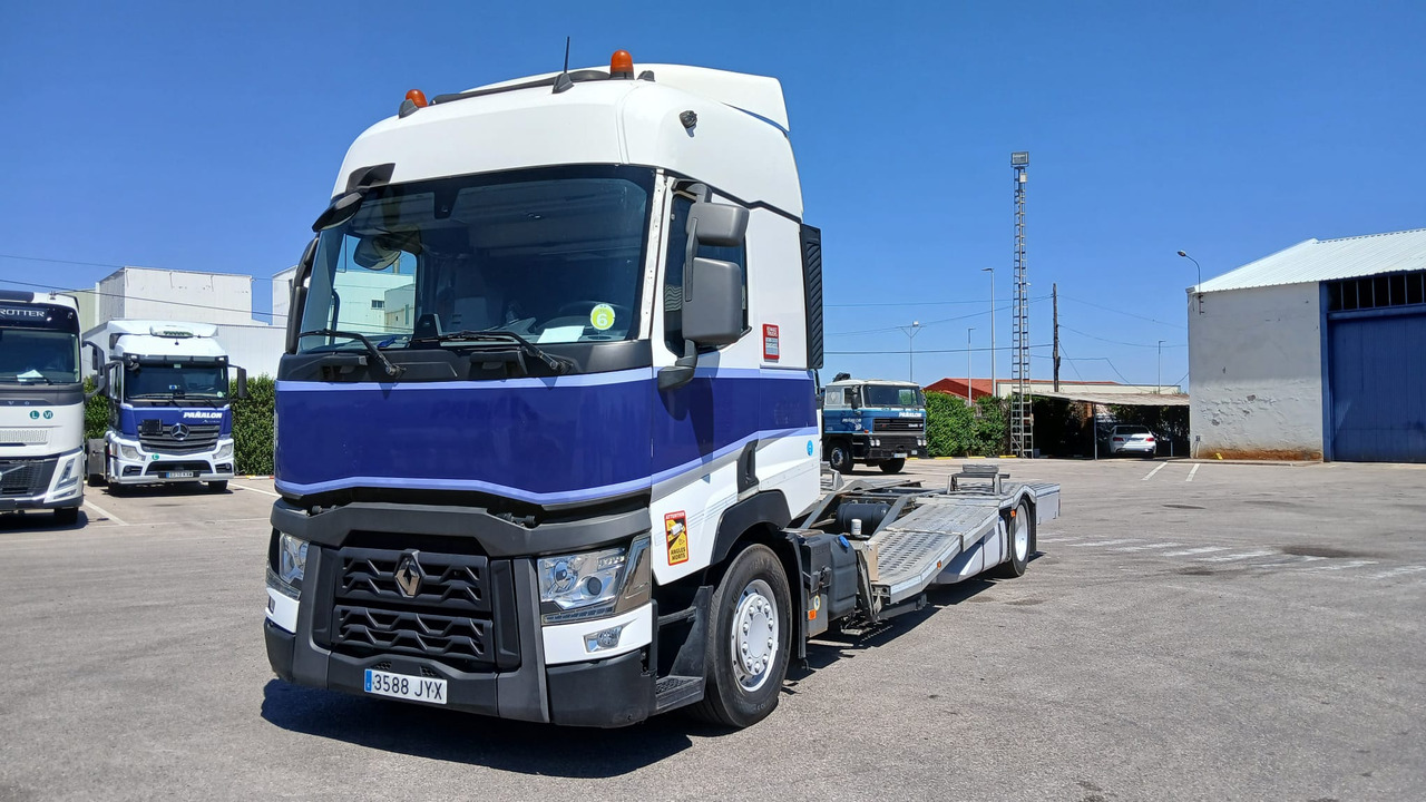 RENAULT T 520 - Car transporter truck: picture 3 RENAULT T 520 - Car transporter truck: picture 3