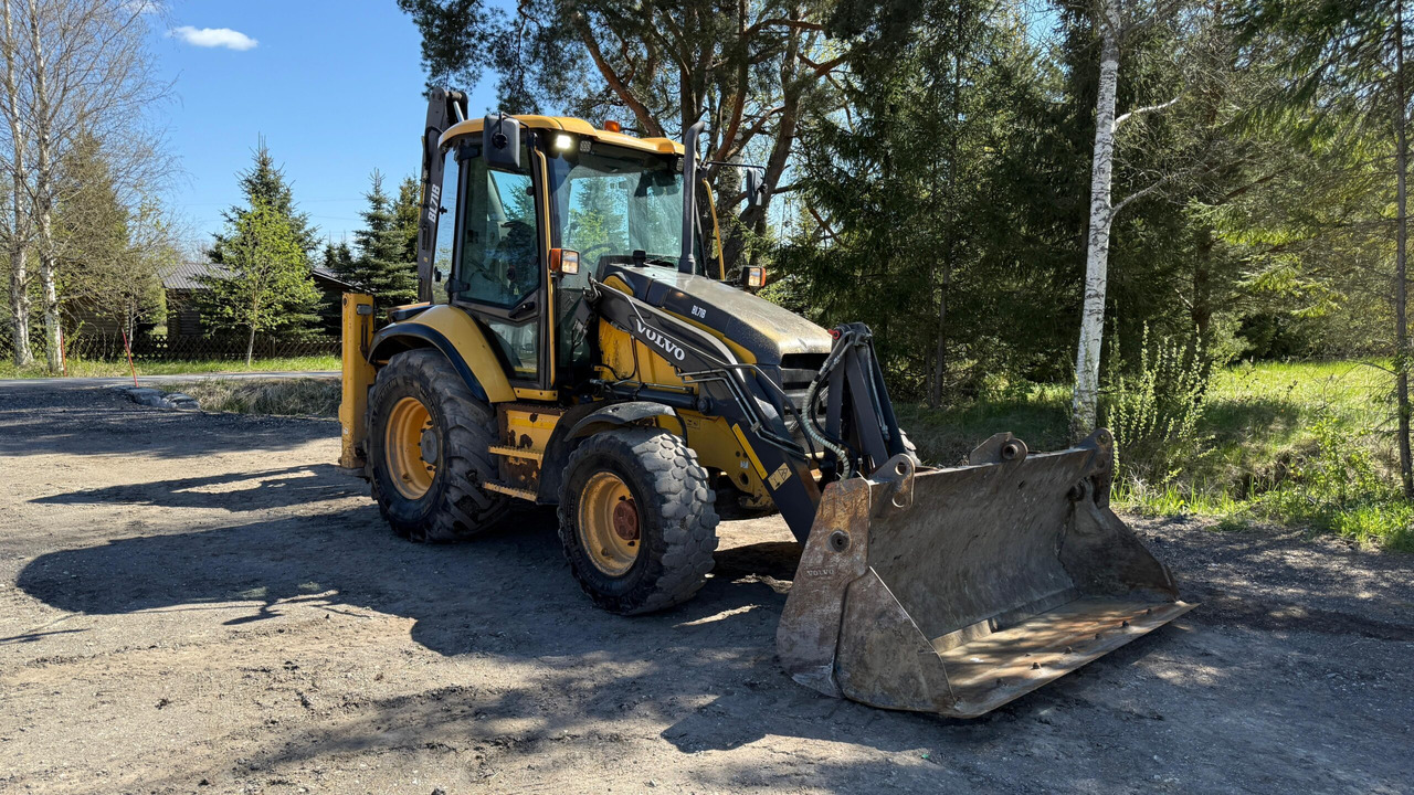 Backhoe loader Volvo BL71B: picture 9