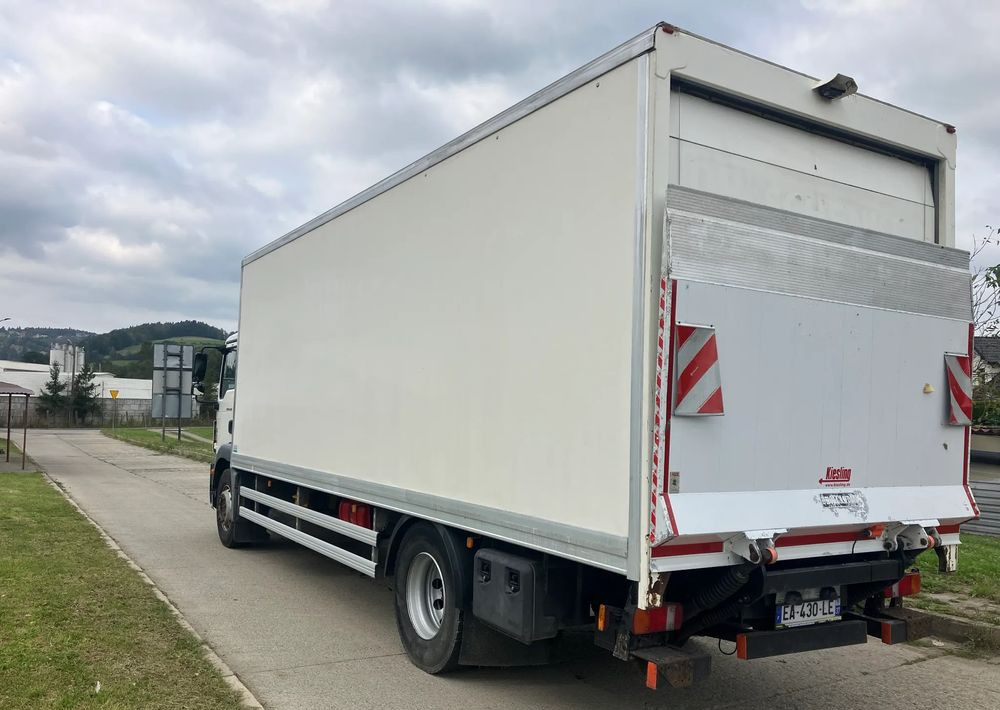 MAN MAN 18.290 kurierka kontener - Box truck: picture 4 MAN MAN 18.290 kurierka kontener - Box truck: picture 4
