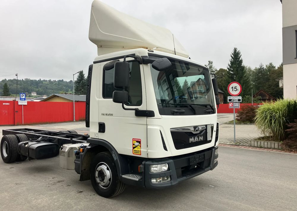 MAN Man TGM 12.250 euro  6 ramo do zabudowy Pomoc drogowa laweta kiper - Cab chassis truck: picture 2 MAN Man TGM 12.250 euro  6 ramo do zabudowy Pomoc drogowa laweta kiper - Cab chassis truck: picture 2