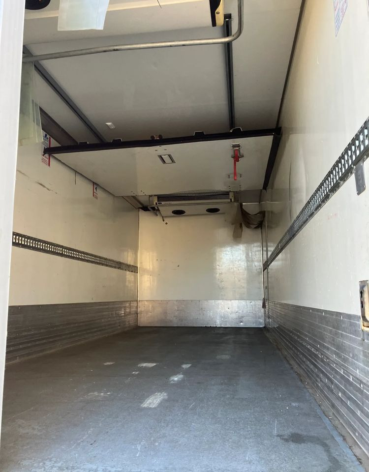 Renault Renault Midlum 220chłodnia izoterma - Refrigerated truck: picture 5 Renault Renault Midlum 220chłodnia izoterma - Refrigerated truck: picture 5