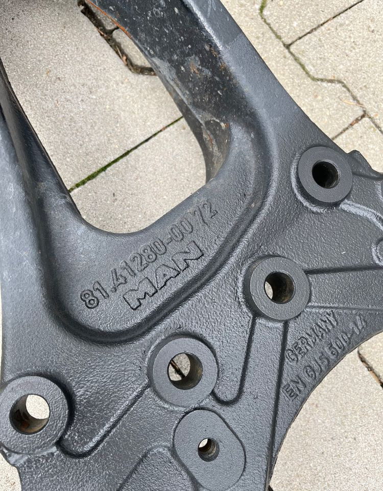 Belka przednia MAN TGS TG3 zderzak wspornik nowy model - Bumper for Truck: picture 2 Belka przednia MAN TGS TG3 zderzak wspornik nowy model - Bumper for Truck: picture 2