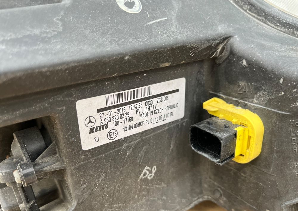 Lampa Mercedes Actros MP4 euro 6 MP 4 reflektor lewy - Lights/ Lighting for Truck: picture 3 Lampa Mercedes Actros MP4 euro 6 MP 4 reflektor lewy - Lights/ Lighting for Truck: picture 3