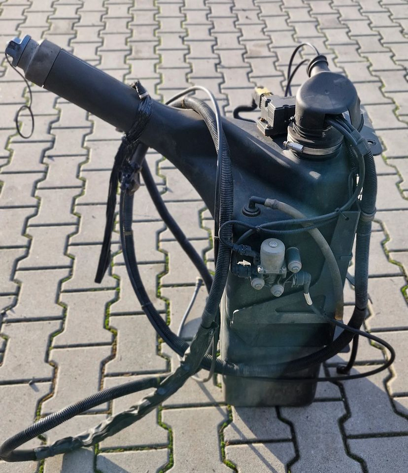 MAN TG3 TGX ZBIORNIK ADBLUE 81.15402-5037 - Fuel processing/ Fuel delivery: picture 1 MAN TG3 TGX ZBIORNIK ADBLUE 81.15402-5037 - Fuel processing/ Fuel delivery: picture 1