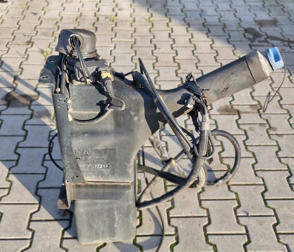 MAN TG3 TGX ZBIORNIK ADBLUE 81.15402-5037 - Fuel processing/ Fuel delivery: picture 3 MAN TG3 TGX ZBIORNIK ADBLUE 81.15402-5037 - Fuel processing/ Fuel delivery: picture 3