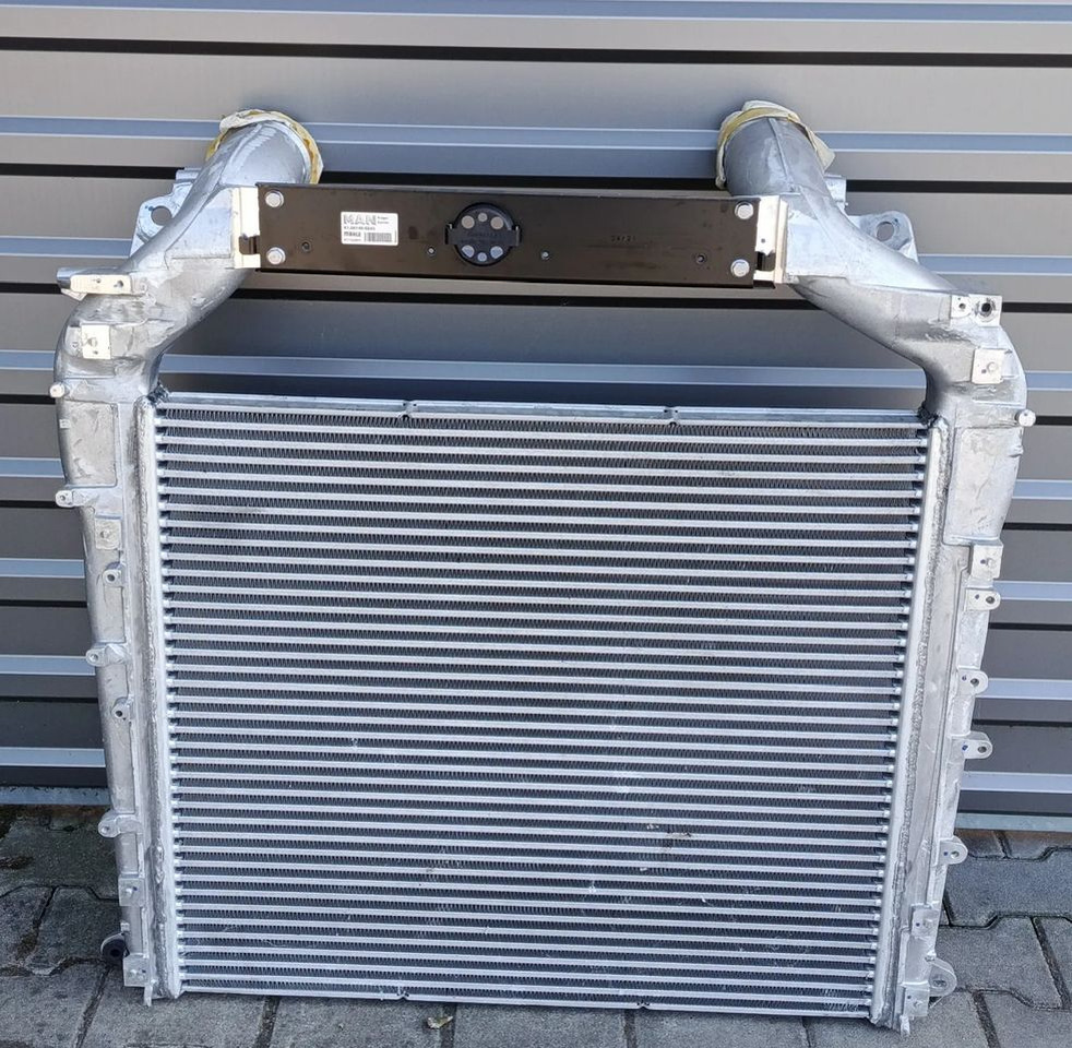 MAN TGS TG3 CHŁODNICA POWIETRZA INTERCOOLER NOWY - Cooling system: picture 2 MAN TGS TG3 CHŁODNICA POWIETRZA INTERCOOLER NOWY - Cooling system: picture 2