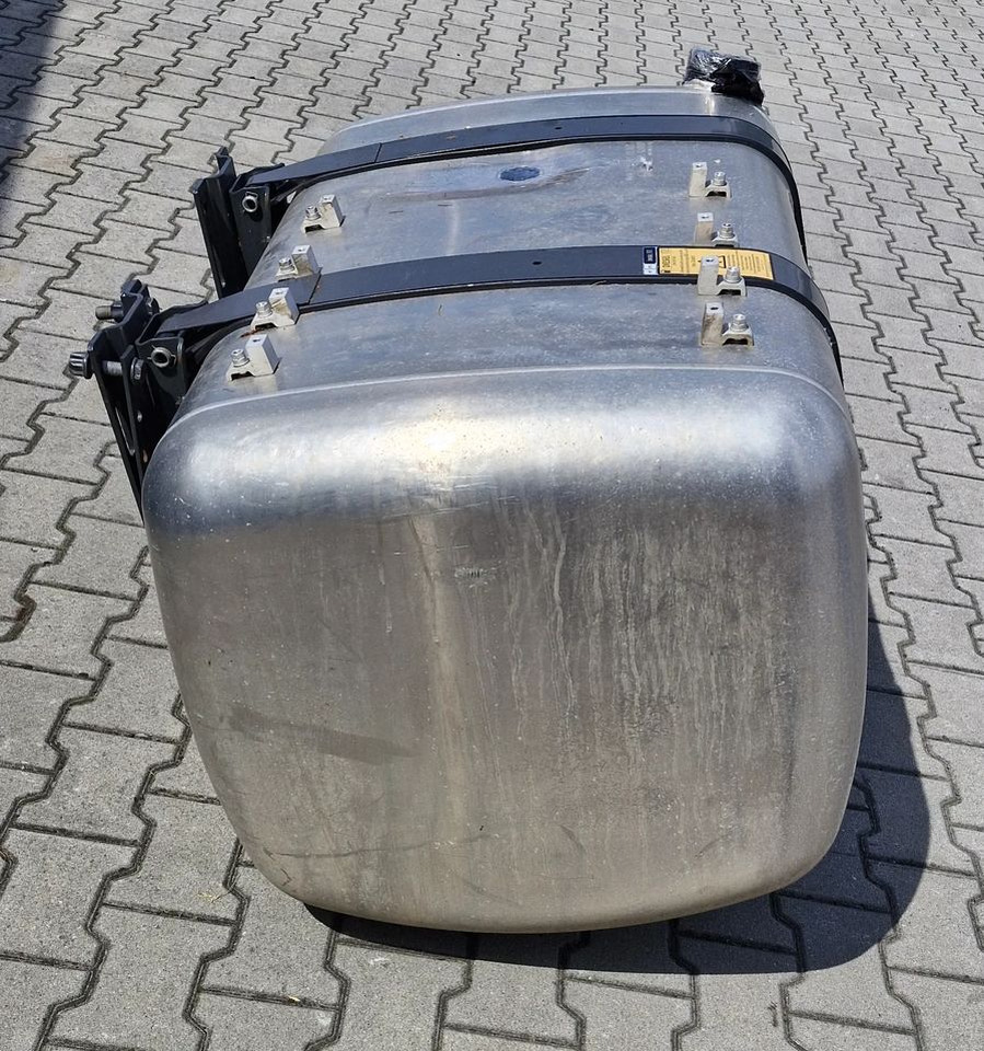MERCEDES ACTROS AROCS ACTROS ZBIORNIK PALIWA 490L KOMPLETNY NOWY - Fuel tank: picture 2 MERCEDES ACTROS AROCS ACTROS ZBIORNIK PALIWA 490L KOMPLETNY NOWY - Fuel tank: picture 2