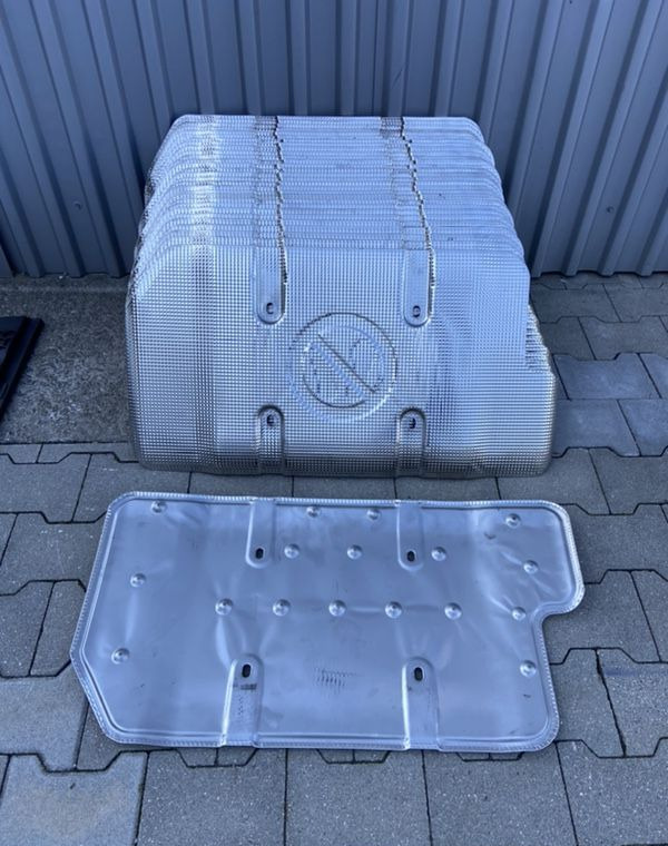 NOWA Osłona katalizatora Iveco Eurocargo euro 6 pokrywa - Fuel tank: picture 1 NOWA Osłona katalizatora Iveco Eurocargo euro 6 pokrywa - Fuel tank: picture 1