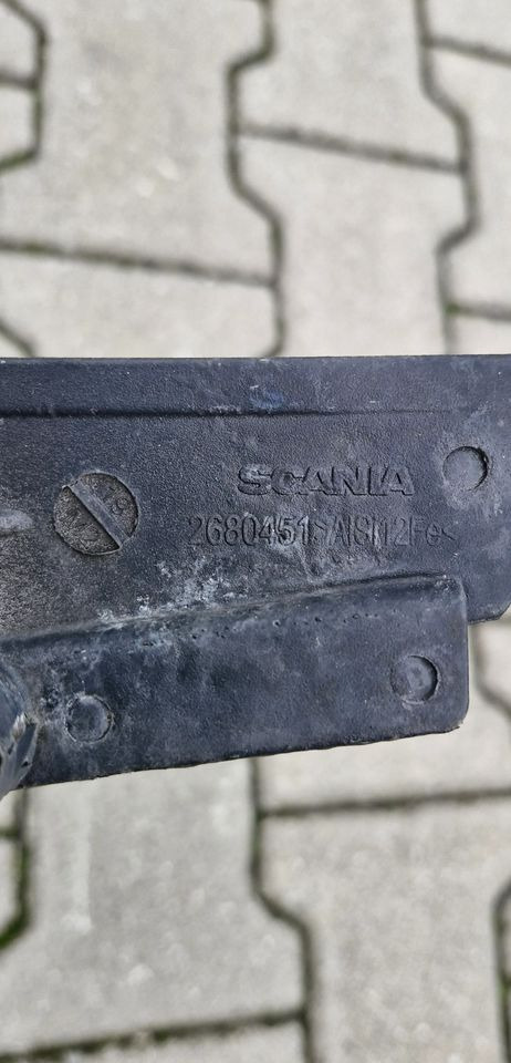 SCANIA R S UCHWYT RĄCZKA PODSZYBIE 26804511 - Body and exterior for Truck: picture 2 SCANIA R S UCHWYT RĄCZKA PODSZYBIE 26804511 - Body and exterior for Truck: picture 2