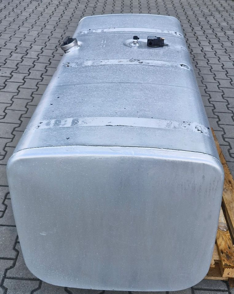 SCANIA R S ZBIORNIK PALIWA 700L - Fuel tank for Truck: picture 4 SCANIA R S ZBIORNIK PALIWA 700L - Fuel tank for Truck: picture 4