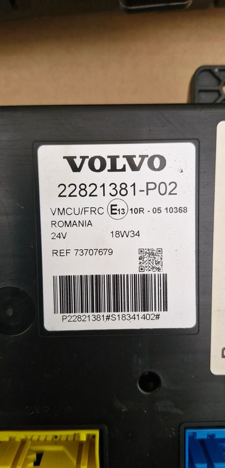 VOLVO FH4 FM4 TABLICA SKRZYNKA BEZPIECZNIKÓW 23006122-P01 22821381-P02 2269999-P03 - Cab and interior: picture 3 VOLVO FH4 FM4 TABLICA SKRZYNKA BEZPIECZNIKÓW 23006122-P01 22821381-P02 2269999-P03 - Cab and interior: picture 3