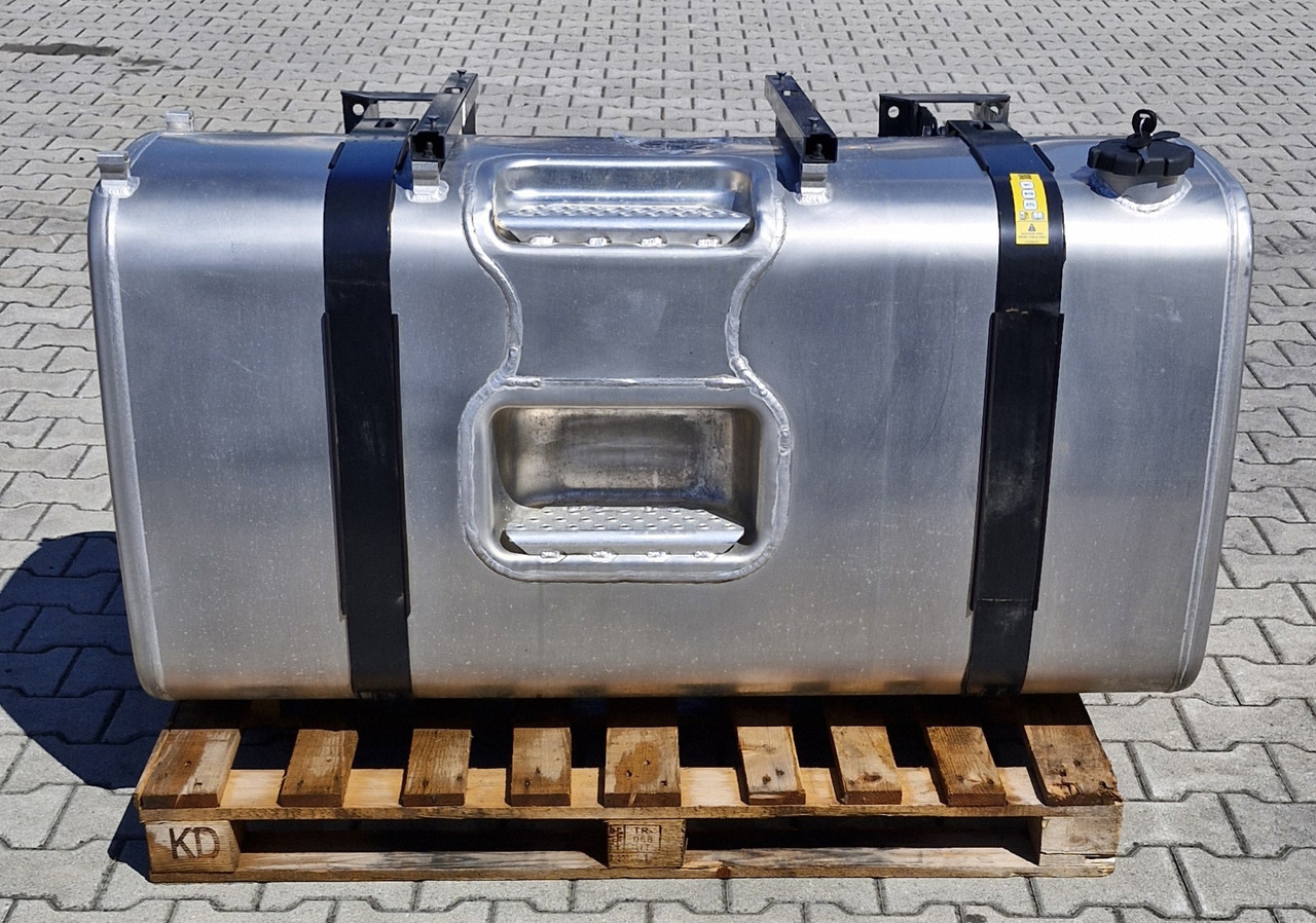VOLVO FH4 RENAULT GAMA T ZBIORNIK PALIWA 550L NOWY - Fuel tank for Truck: picture 1 VOLVO FH4 RENAULT GAMA T ZBIORNIK PALIWA 550L NOWY - Fuel tank for Truck: picture 1