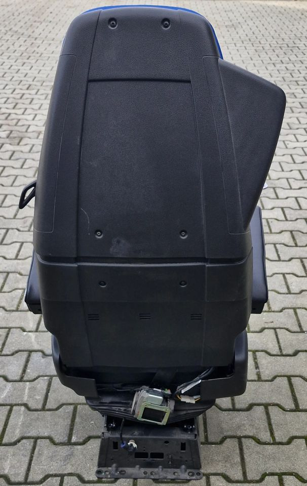 VOLVO FH5 FM5 FOTEL KIEROWCY UK - Cab and interior: picture 2 VOLVO FH5 FM5 FOTEL KIEROWCY UK - Cab and interior: picture 2