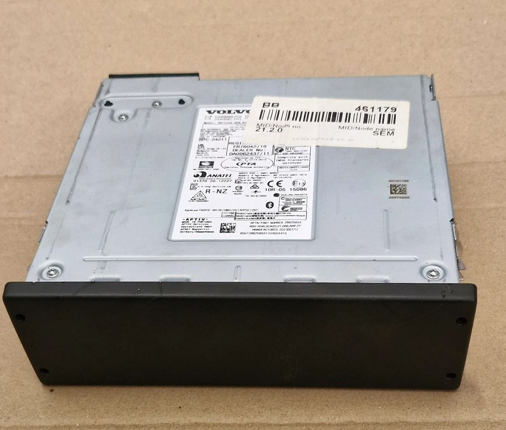 VOLVO FH5 FM5 RADIO STEROWNIK MODUŁ GPS GSM 24358569.P03 - Cab and interior: picture 1 VOLVO FH5 FM5 RADIO STEROWNIK MODUŁ GPS GSM 24358569.P03 - Cab and interior: picture 1