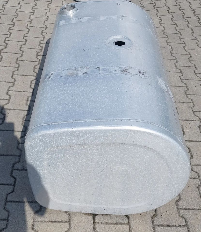 ZBIORNIK PALIWA VOLVO RENAULT 110CM - Fuel tank for Truck: picture 2 ZBIORNIK PALIWA VOLVO RENAULT 110CM - Fuel tank for Truck: picture 2