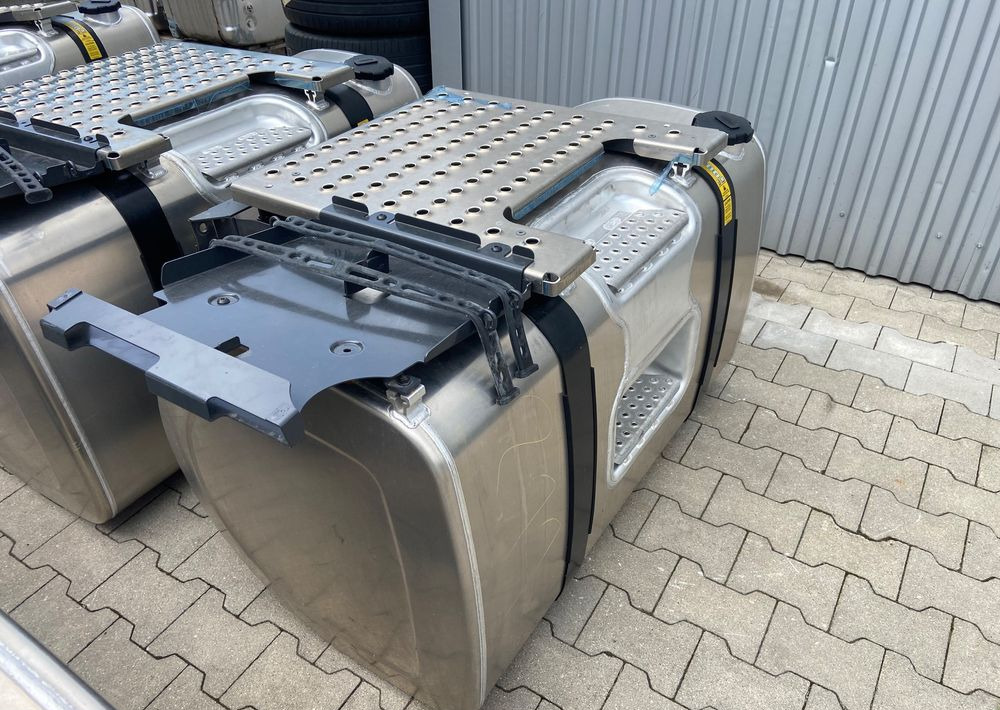 Zbiornik paliwa Volvo FH Renault 480 litrów bak jak nowy - Fuel tank for Truck: picture 2 Zbiornik paliwa Volvo FH Renault 480 litrów bak jak nowy - Fuel tank for Truck: picture 2