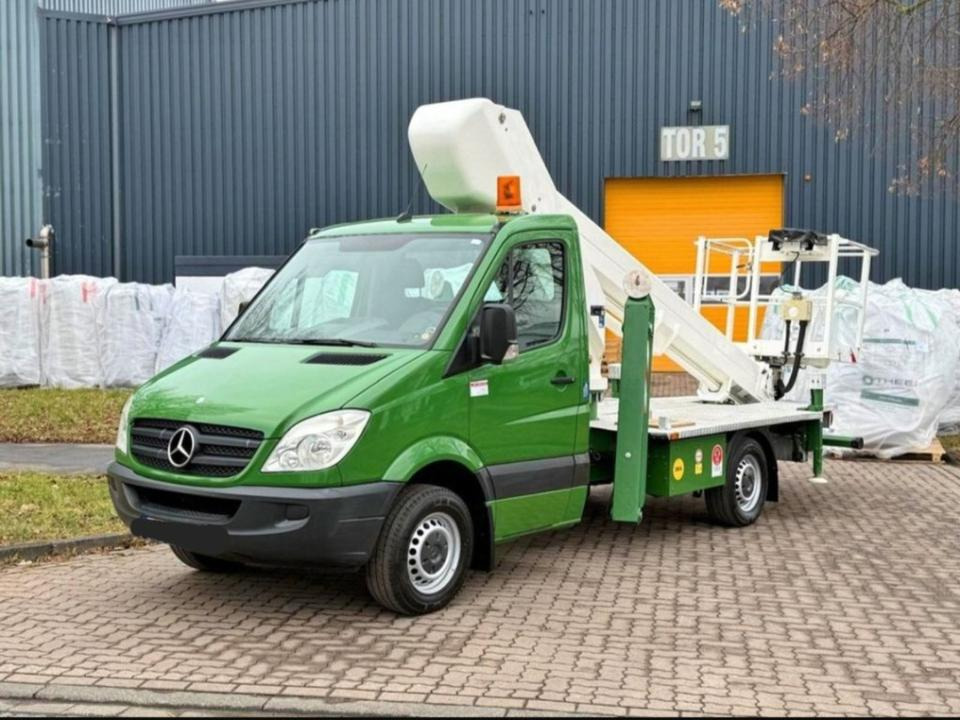 Arbeitsbühne Hubsteiger Hebebühne Mieten Leihen 3,5t 22m - Truck mounted aerial platform: picture 2 Arbeitsbühne Hubsteiger Hebebühne Mieten Leihen 3,5t 22m - Truck mounted aerial platform: picture 2