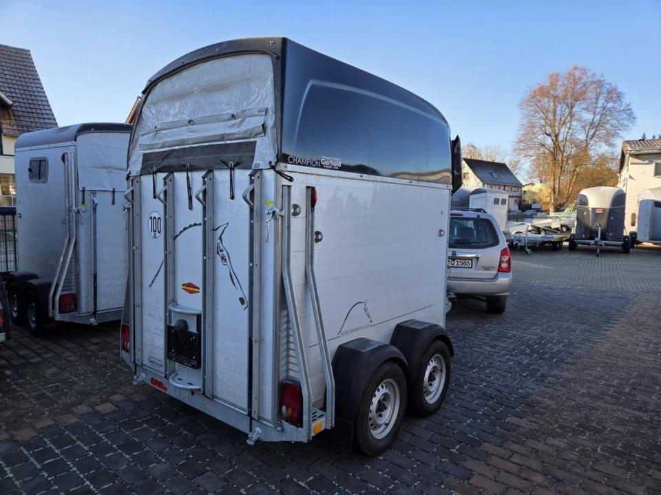 Böckmann, Pferdeanhänger, Champion R, top, SaKa. 100 km/h - Horse trailer: picture 4 Böckmann, Pferdeanhänger, Champion R, top, SaKa. 100 km/h - Horse trailer: picture 4