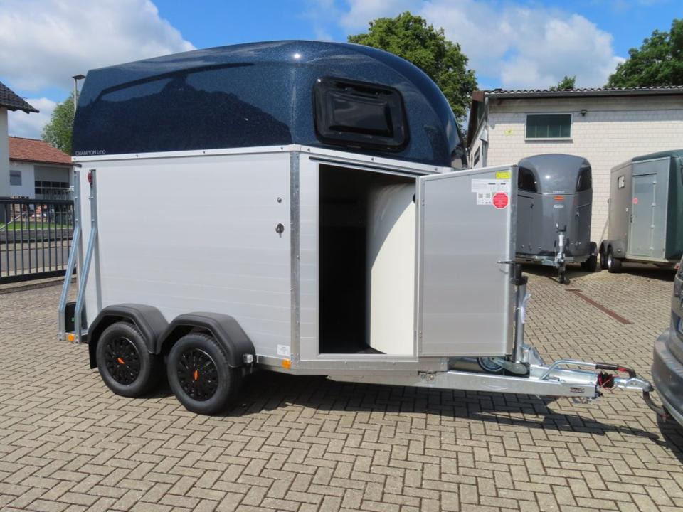Böckmann Pferdeanhänger Champion UNO Esprit Sattelkammer 100km/h - Horse trailer: picture 1 Böckmann Pferdeanhänger Champion UNO Esprit Sattelkammer 100km/h - Horse trailer: picture 1