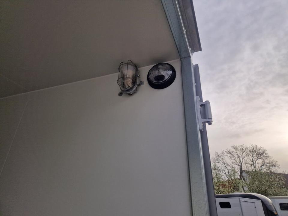 PKW Anhänger Böckmann Kühlkoffer Kühlanhänger Kühler 2,7 to Tür - Refrigerated trailer: picture 5 PKW Anhänger Böckmann Kühlkoffer Kühlanhänger Kühler 2,7 to Tür - Refrigerated trailer: picture 5