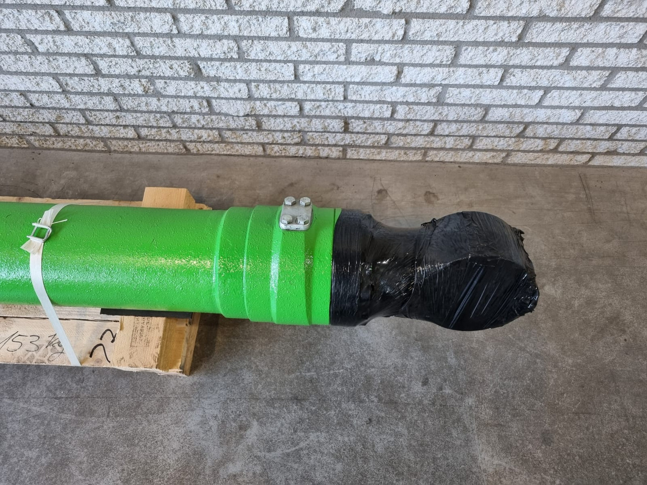 Sennebogen 870 Stick + boom Cylinder + 835 C boom + stick cylinder - Hydraulic cylinder for Material handler: picture 4 Sennebogen 870 Stick + boom Cylinder + 835 C boom + stick cylinder - Hydraulic cylinder for Material handler: picture 4