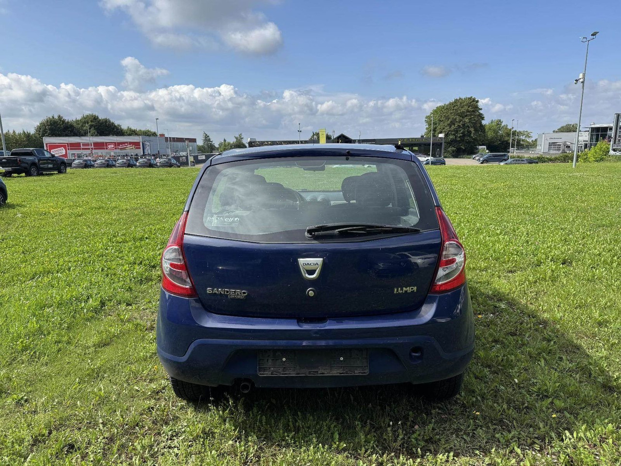 Dacia Sandero 1.4 +ZAHNRIEMEN GERISSEN+ - Car: picture 4 Dacia Sandero 1.4 +ZAHNRIEMEN GERISSEN+ - Car: picture 4