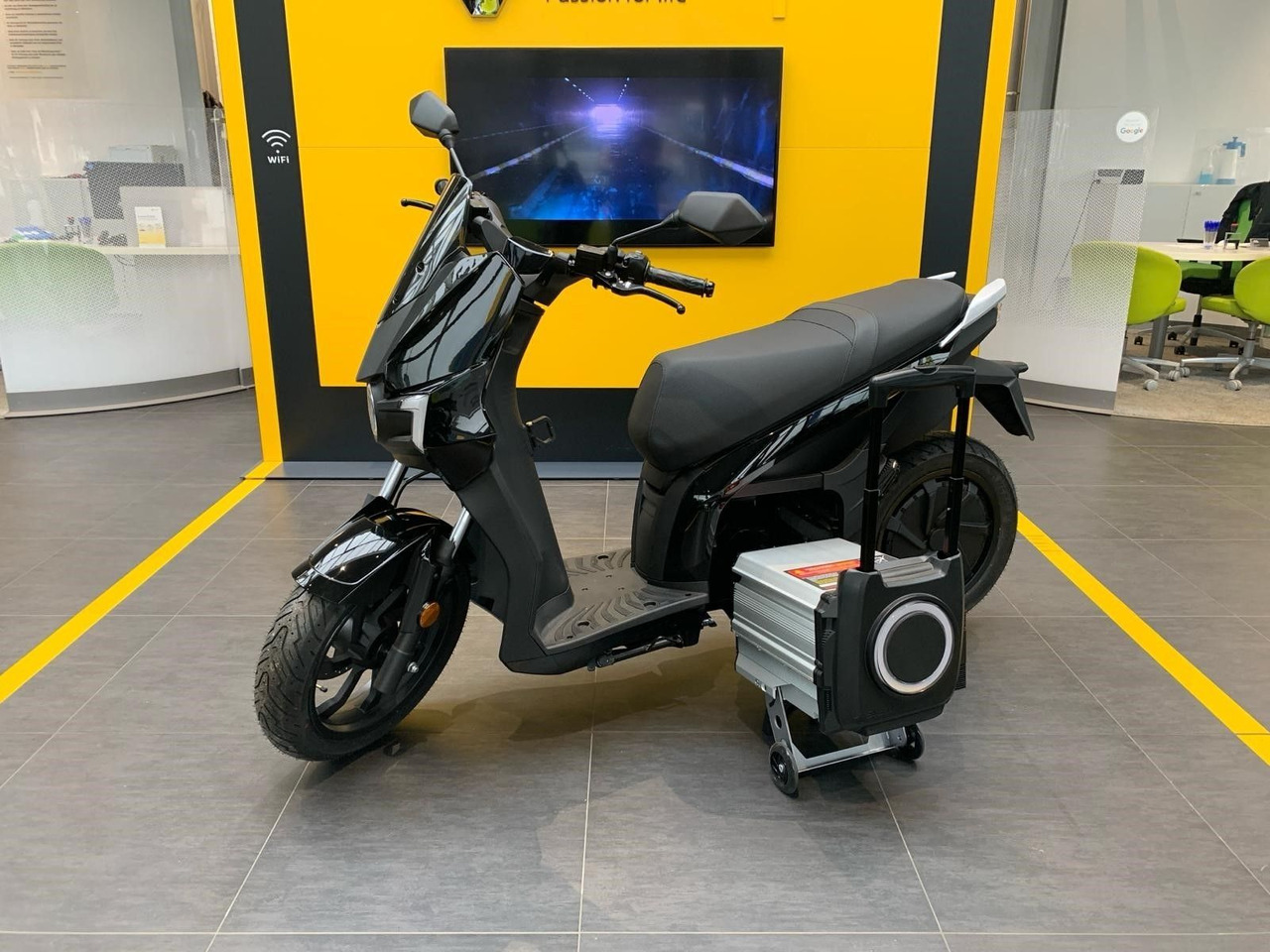 Silence S01 L1e Connected 45km/h (5,6 kWh) ELEKTROROLLER - Motorcycle: picture 2 Silence S01 L1e Connected 45km/h (5,6 kWh) ELEKTROROLLER - Motorcycle: picture 2