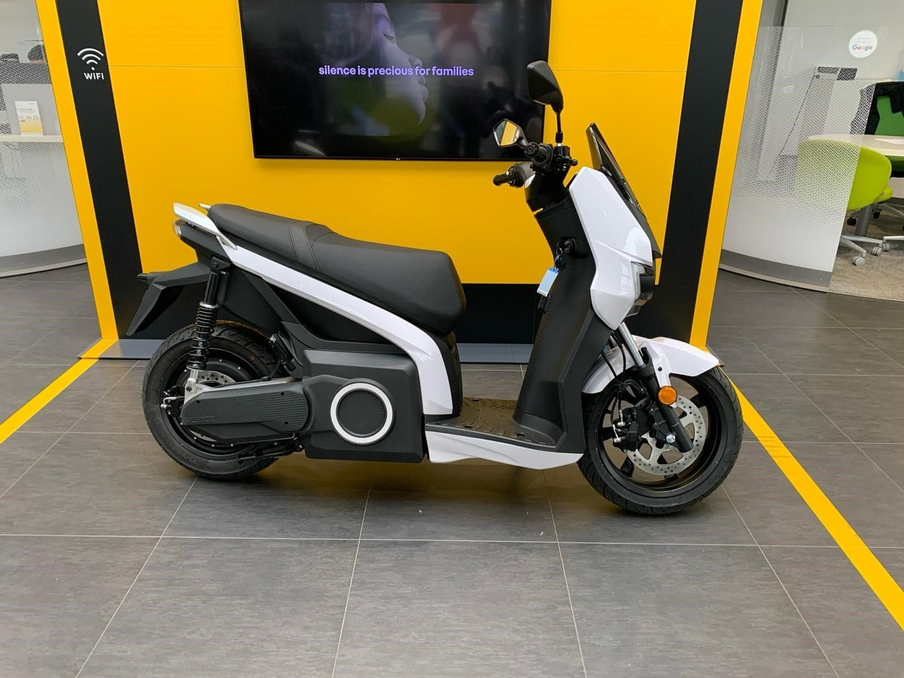 Silence S01 L3e Connected 95km/h (5,6 kWh) ELEKTROROLLER - Motorcycle: picture 4 Silence S01 L3e Connected 95km/h (5,6 kWh) ELEKTROROLLER - Motorcycle: picture 4
