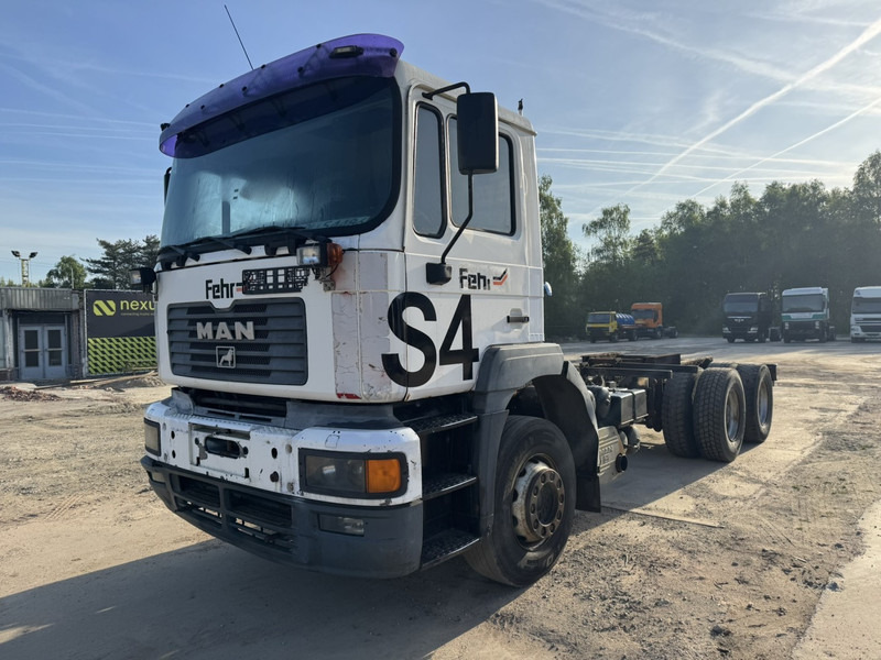 MAN 27.414 (BIG AXLE / STEEL SUSPENSION / 6 CYLINDER / 6X4 / EURO 2) - Cab chassis truck: picture 1 MAN 27.414 (BIG AXLE / STEEL SUSPENSION / 6 CYLINDER / 6X4 / EURO 2) - Cab chassis truck: picture 1