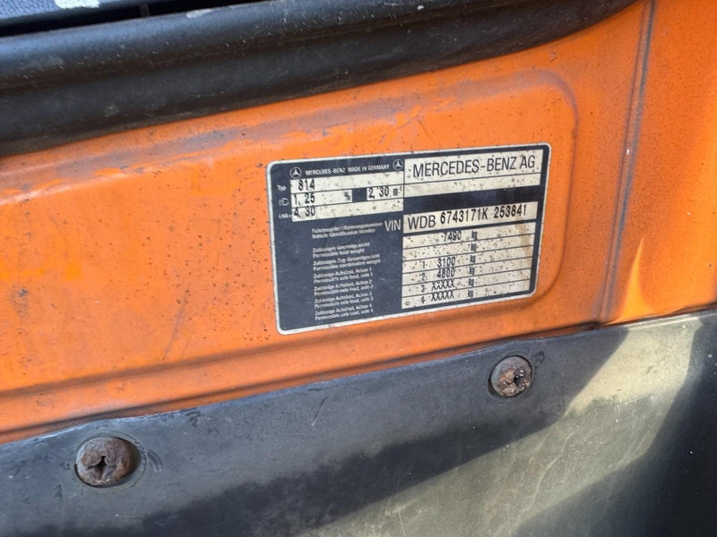 Box truck Mercedes-Benz SK 814 (STEEL SUSPENSION & MANUAL GEARBOX / SUSPENSION LAMES & BOITE MANUELLE): picture 16 Box truck Mercedes-Benz SK 814 (STEEL SUSPENSION & MANUAL GEARBOX / SUSPENSION LAMES & BOITE MANUELLE): picture 16