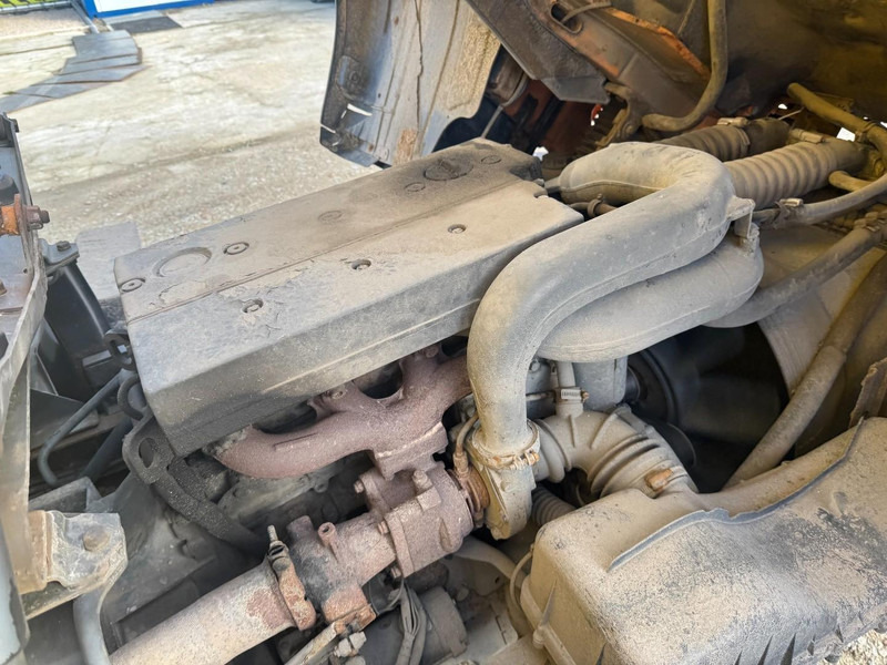 Box truck Mercedes-Benz SK 814 (STEEL SUSPENSION & MANUAL GEARBOX / SUSPENSION LAMES & BOITE MANUELLE): picture 17 Box truck Mercedes-Benz SK 814 (STEEL SUSPENSION & MANUAL GEARBOX / SUSPENSION LAMES & BOITE MANUELLE): picture 17