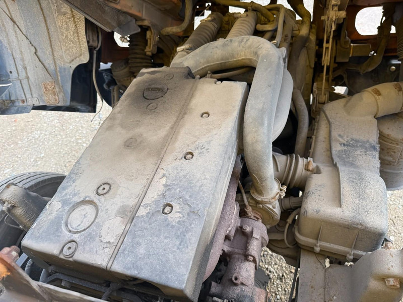 Box truck Mercedes-Benz SK 814 (STEEL SUSPENSION & MANUAL GEARBOX / SUSPENSION LAMES & BOITE MANUELLE): picture 18 Box truck Mercedes-Benz SK 814 (STEEL SUSPENSION & MANUAL GEARBOX / SUSPENSION LAMES & BOITE MANUELLE): picture 18