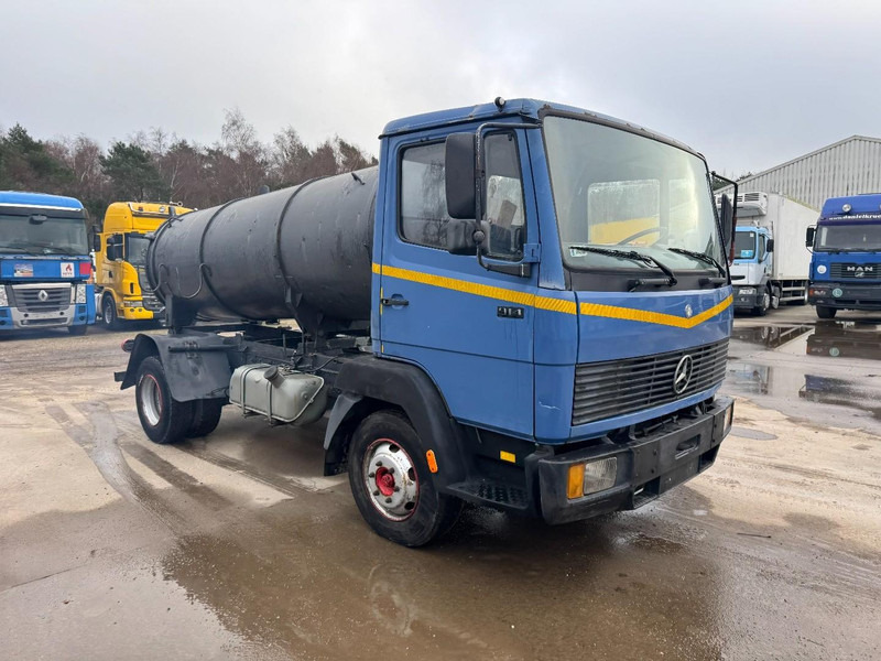 Mercedes-Benz SK 914 (8000 L / 6 CYLINDER / MANUAL PUMP / STEEL SUSPENSION) - Tanker truck: picture 3 Mercedes-Benz SK 914 (8000 L / 6 CYLINDER / MANUAL PUMP / STEEL SUSPENSION) - Tanker truck: picture 3