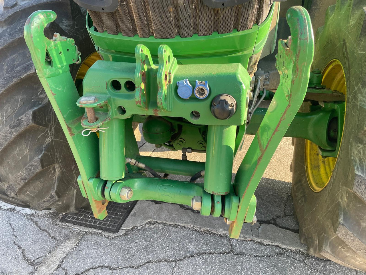 JOHN DEERE 6170 R - Farm tractor: picture 4 JOHN DEERE 6170 R - Farm tractor: picture 4